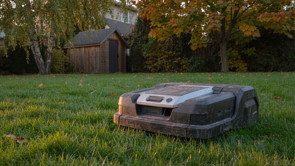 Mammotion LUBA 3 AWD 3000 Review: Conquering Steep Canadian Lawns — testing notes