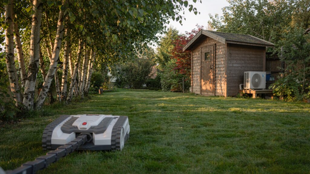 YARBO Y40P Core Robot Lawn Mower Pro Review: A 6-Acre Beast — testing notes